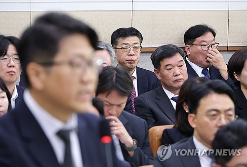 문지석 검사 답변 듣는 엄희준 검사 | 연합뉴스